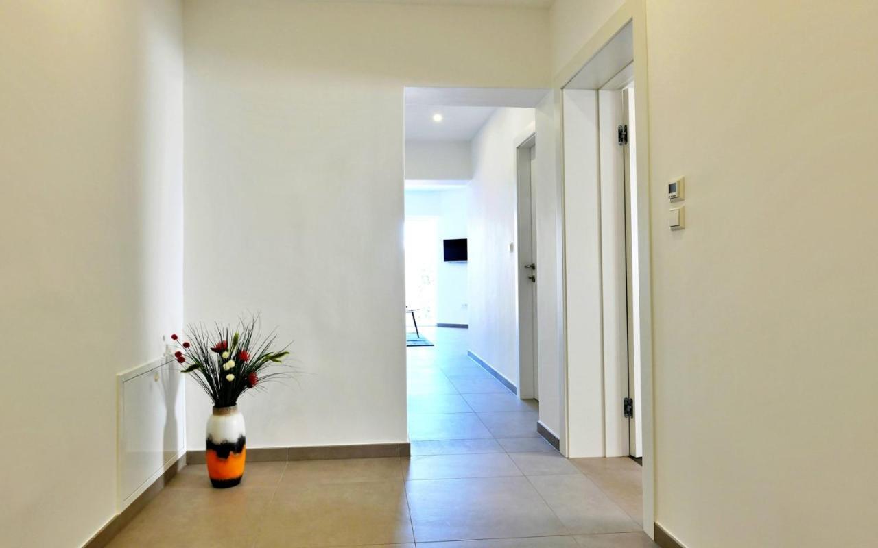 Apartments Mary Malinska Zewnętrze zdjęcie